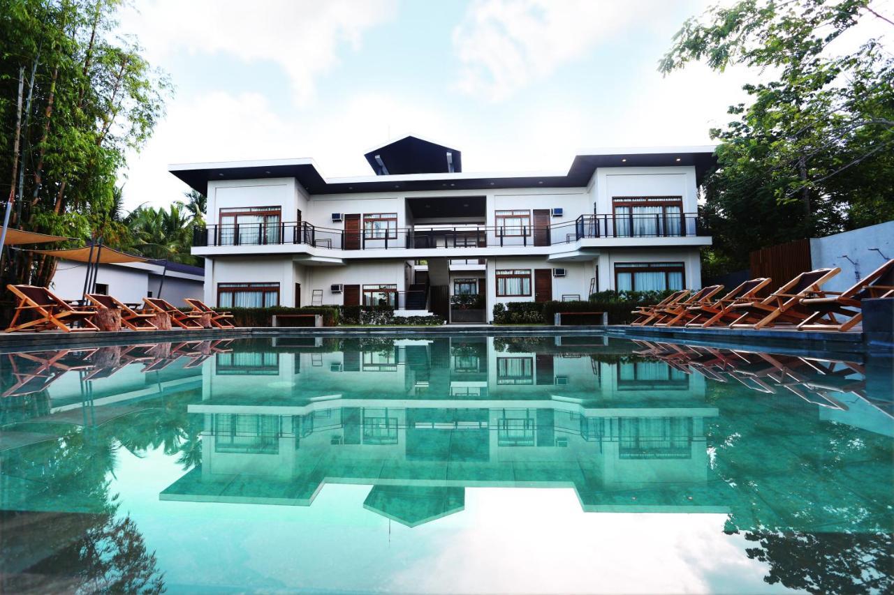 เดอะ ฟันนี ไลอ้อน Hotel โกรอน ภายนอก รูปภาพ