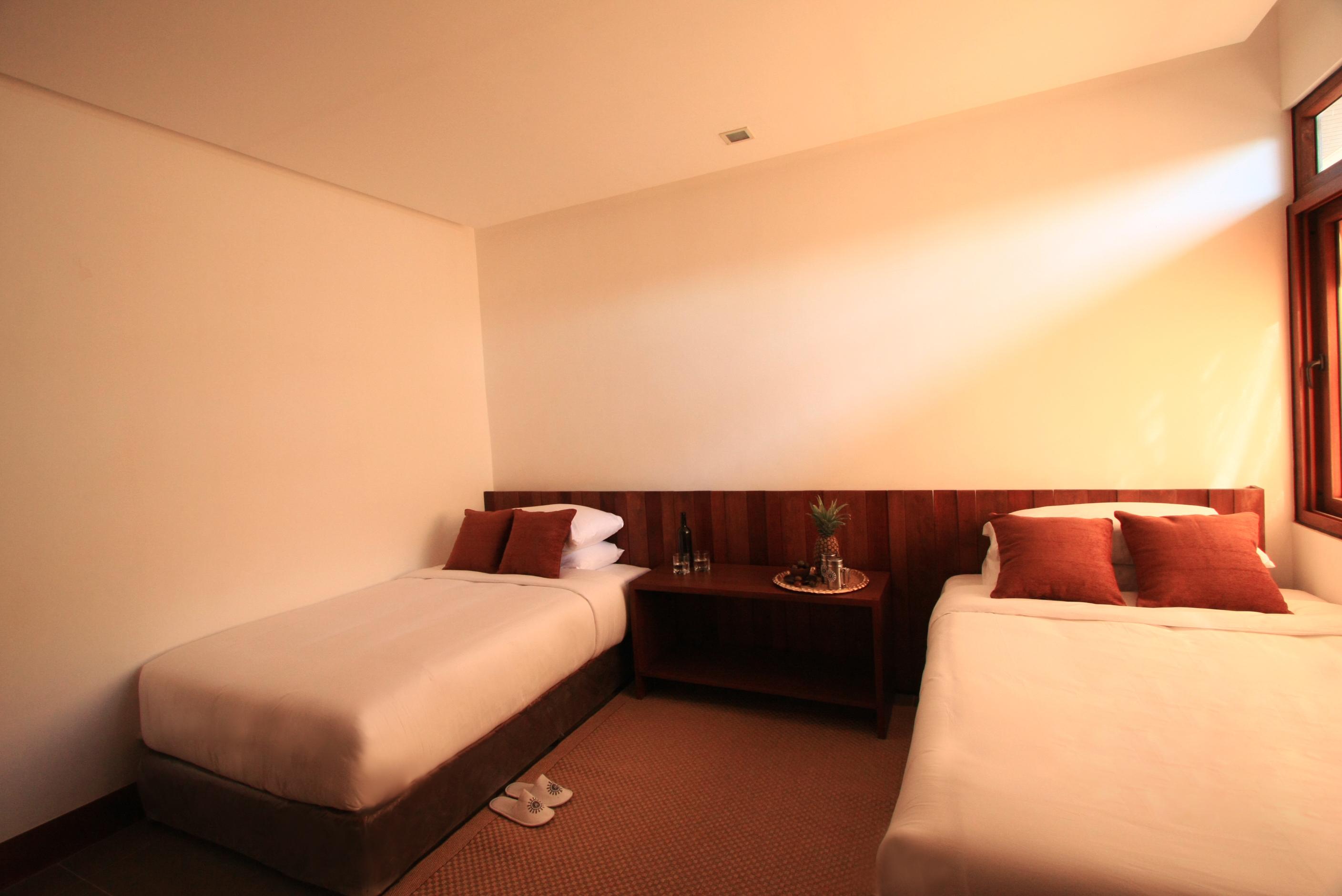 เดอะ ฟันนี ไลอ้อน Hotel โกรอน ภายนอก รูปภาพ