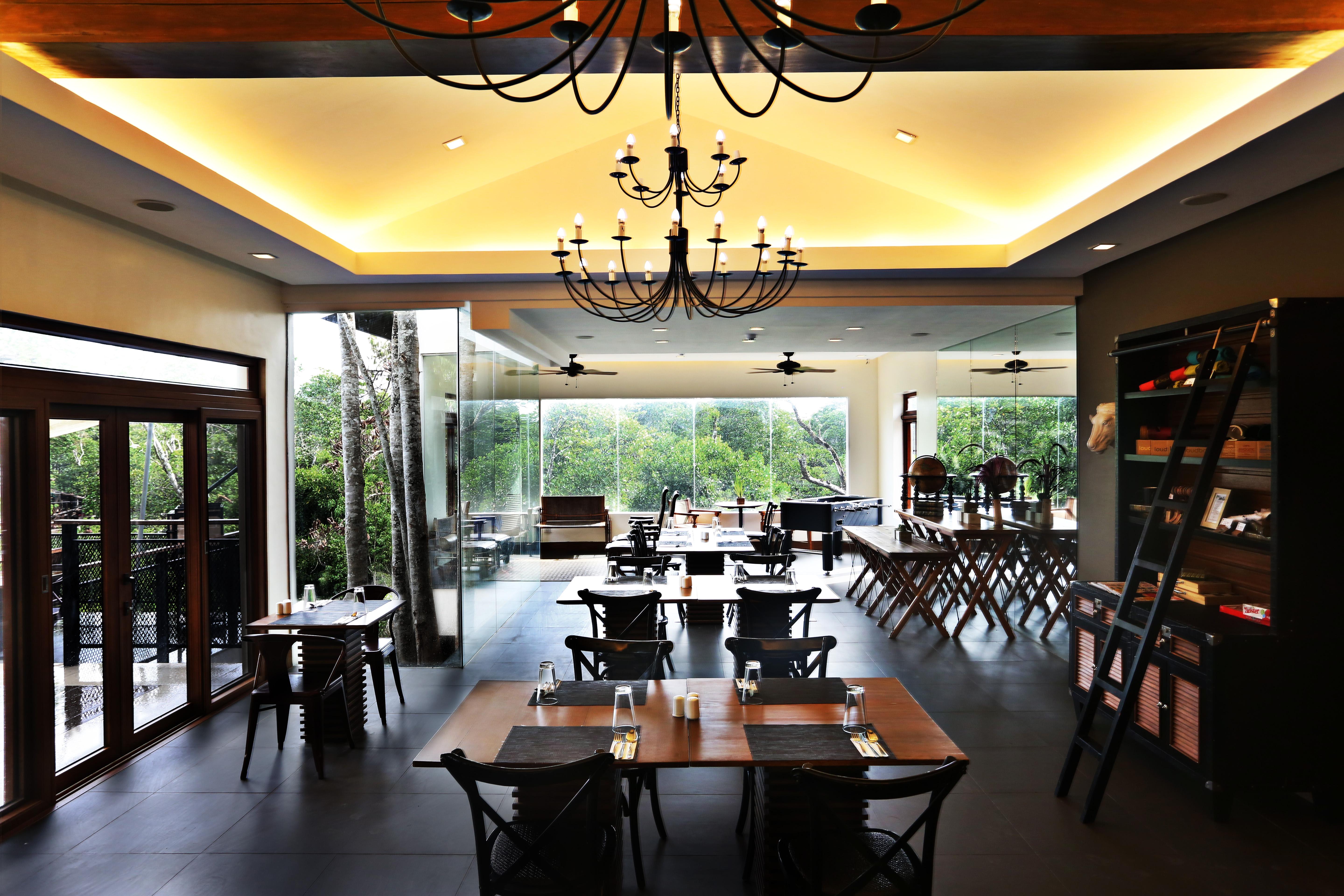 เดอะ ฟันนี ไลอ้อน Hotel โกรอน ภายนอก รูปภาพ