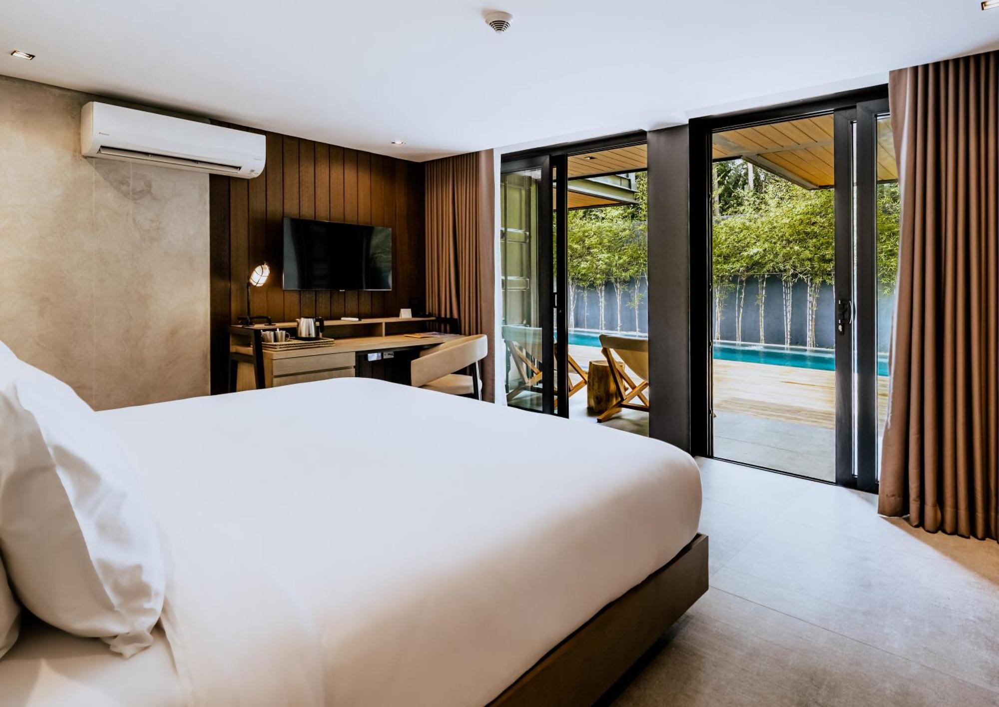 เดอะ ฟันนี ไลอ้อน Hotel โกรอน ภายนอก รูปภาพ