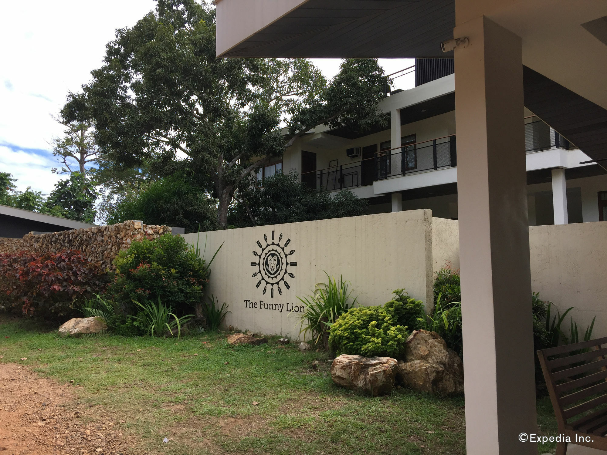 เดอะ ฟันนี ไลอ้อน Hotel โกรอน ภายนอก รูปภาพ