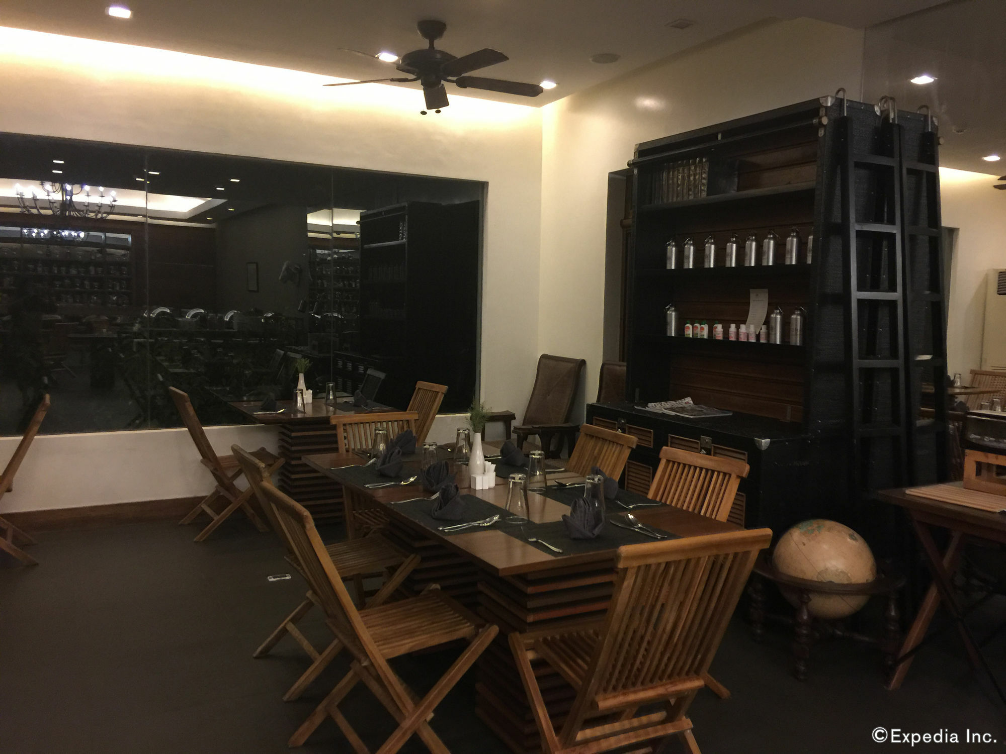 เดอะ ฟันนี ไลอ้อน Hotel โกรอน ภายนอก รูปภาพ