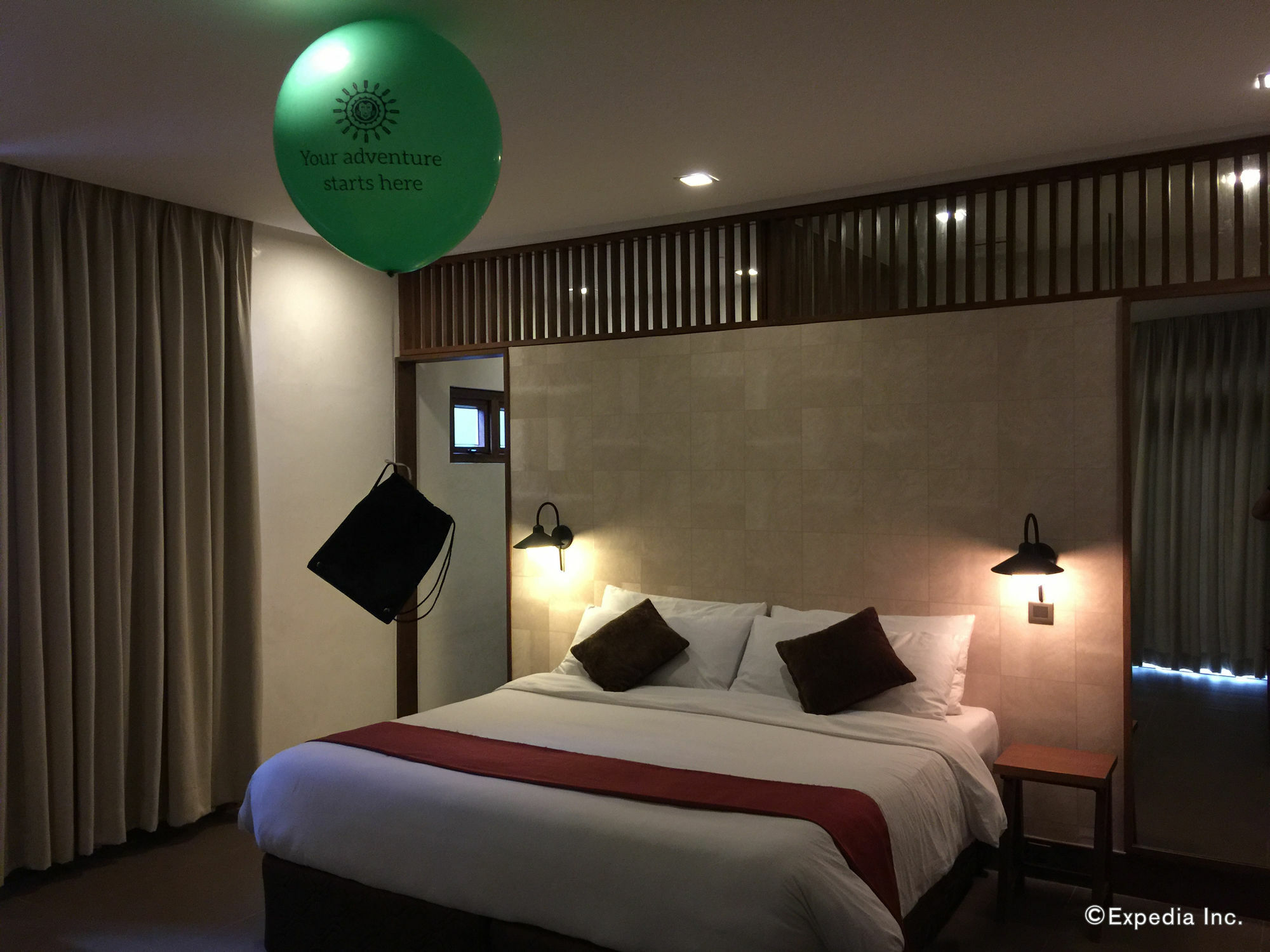 เดอะ ฟันนี ไลอ้อน Hotel โกรอน ภายนอก รูปภาพ