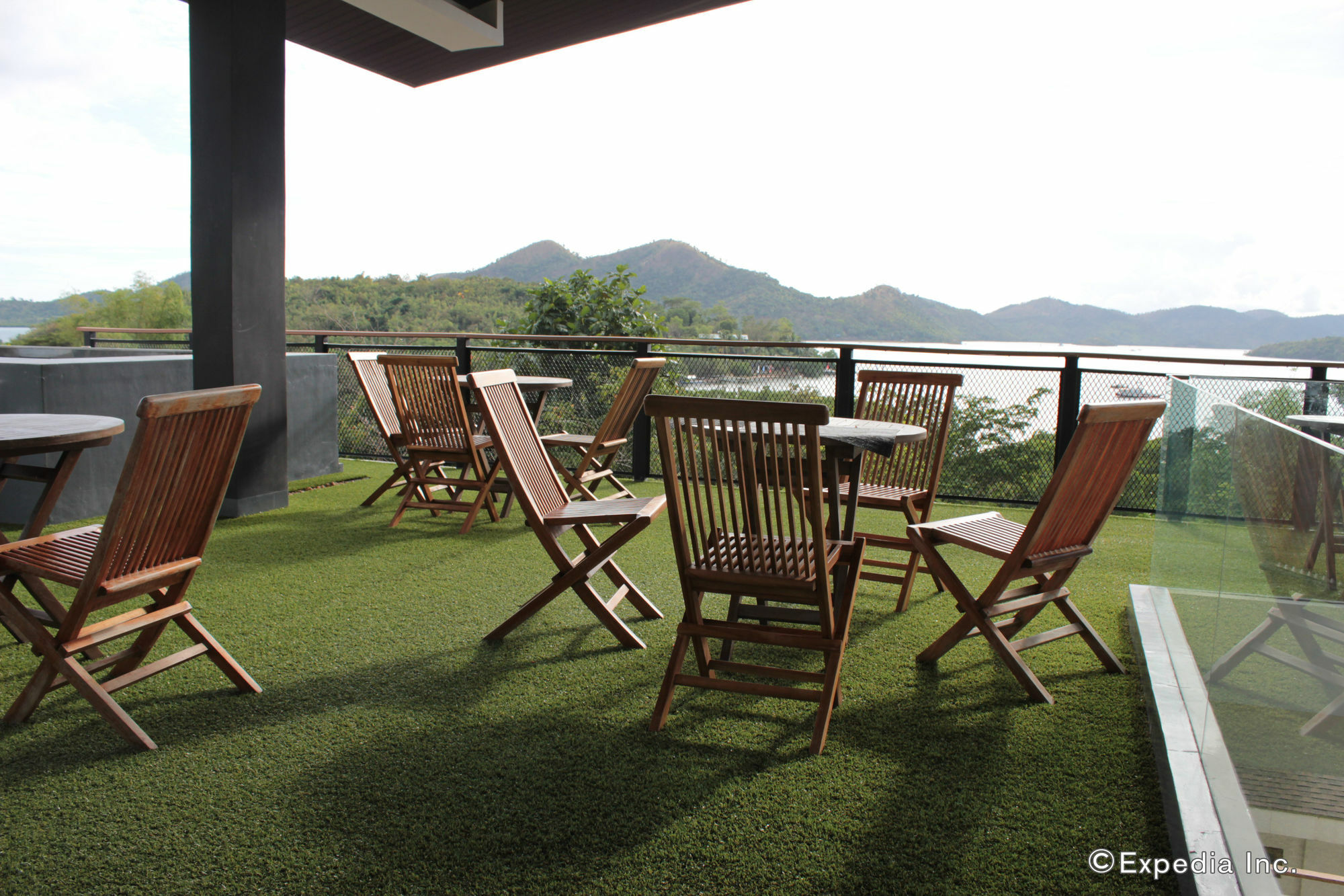 เดอะ ฟันนี ไลอ้อน Hotel โกรอน ภายนอก รูปภาพ