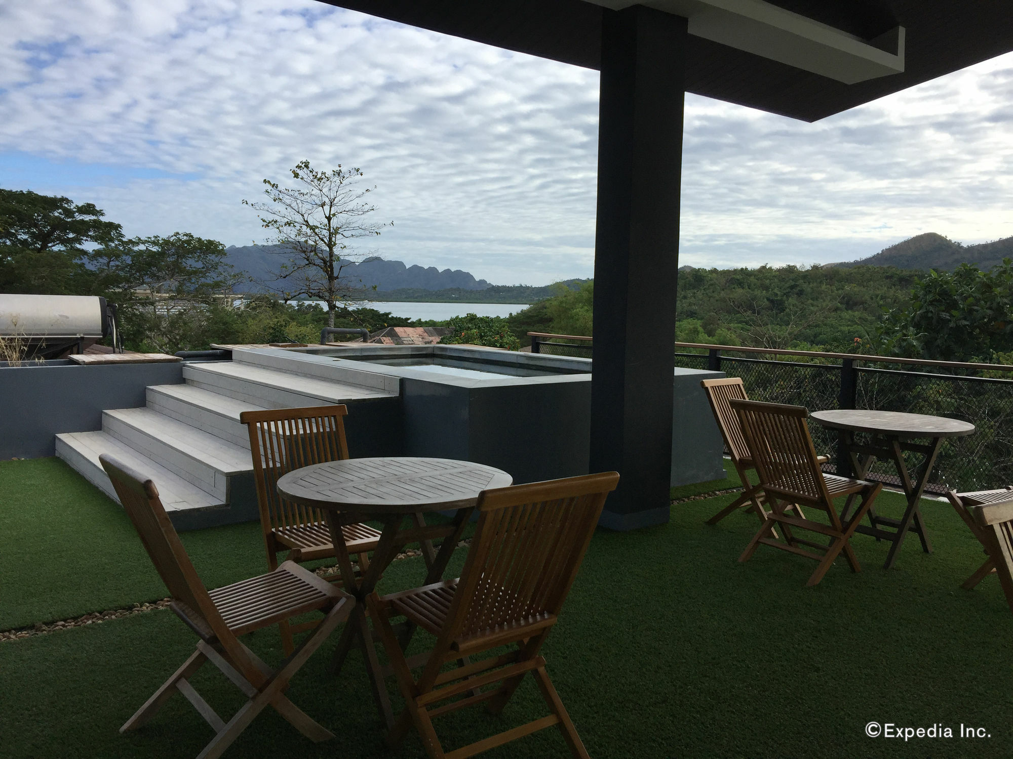เดอะ ฟันนี ไลอ้อน Hotel โกรอน ภายนอก รูปภาพ